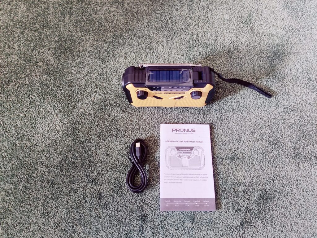 Prunus J-369 Kurbelradio mit Zubehör