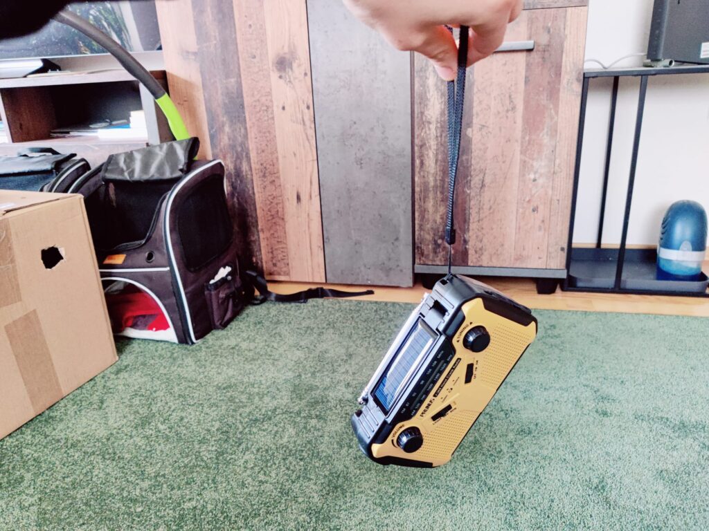 Prunus J-369 Kurbelradio Trageschlaufe