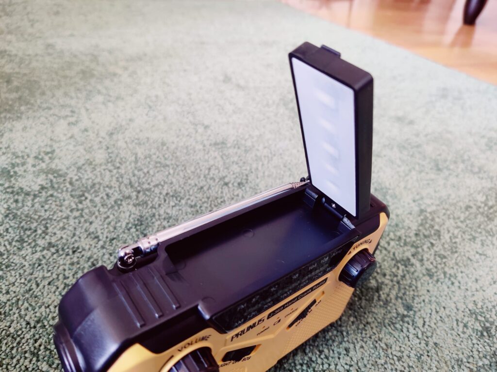 Prunus J-369 Kurbelradio Leselampe