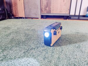 Prunus J-369 Kurbelradio Taschenlampe an