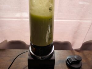 Tefal Blend Up Smoothie-Maker Apfel Sellerie Smoothie beim Mixen