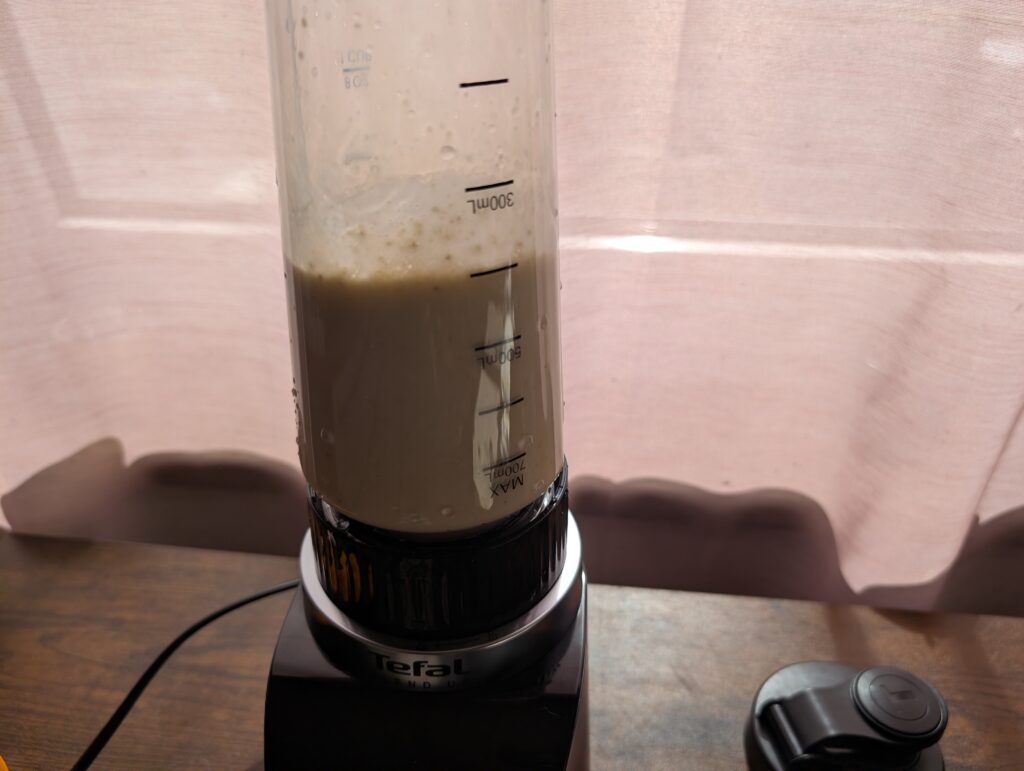 Tefal Blend Up Smoothie-Maker Banane Cashew Smoothie beim Mixen