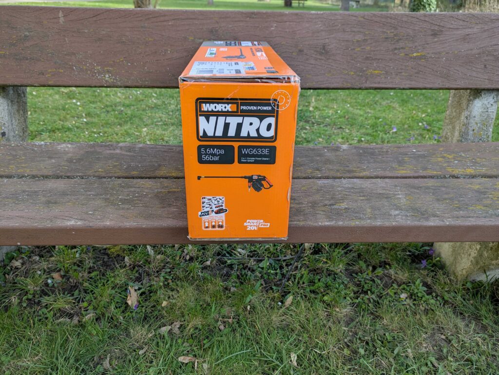 WORX WG633E Hydroshot Akku-Hochdruckreiniger Verpackung von links