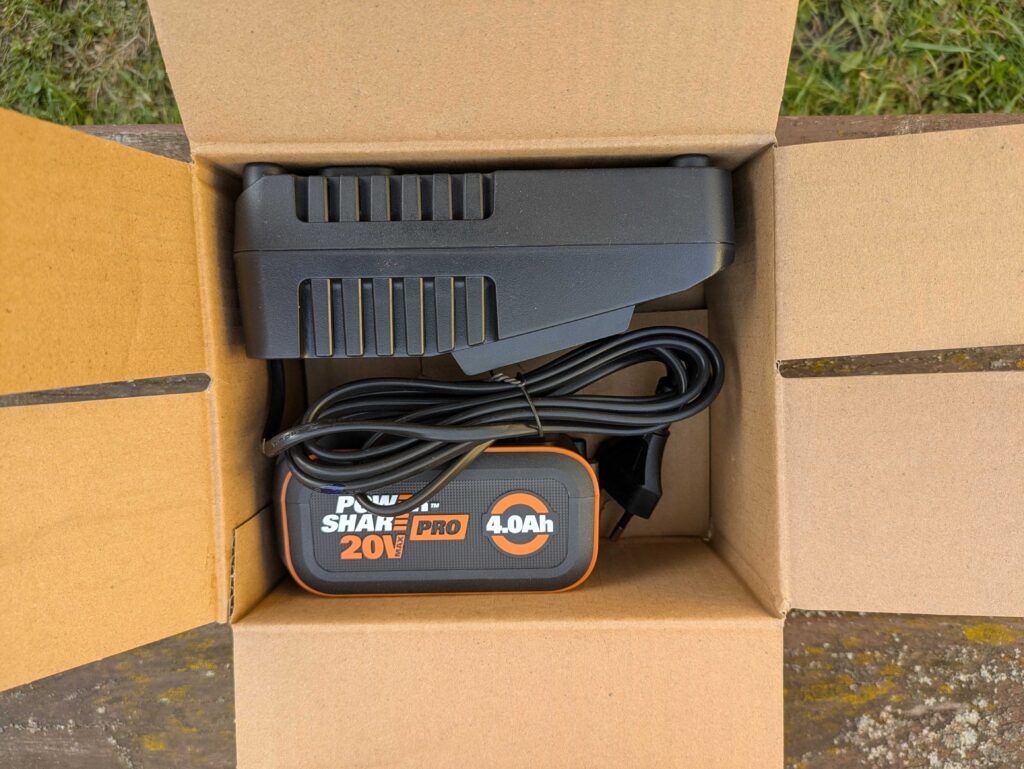 WORX WG633E Hydroshot Akku-Hochdruckreiniger Zubehör geöffnet