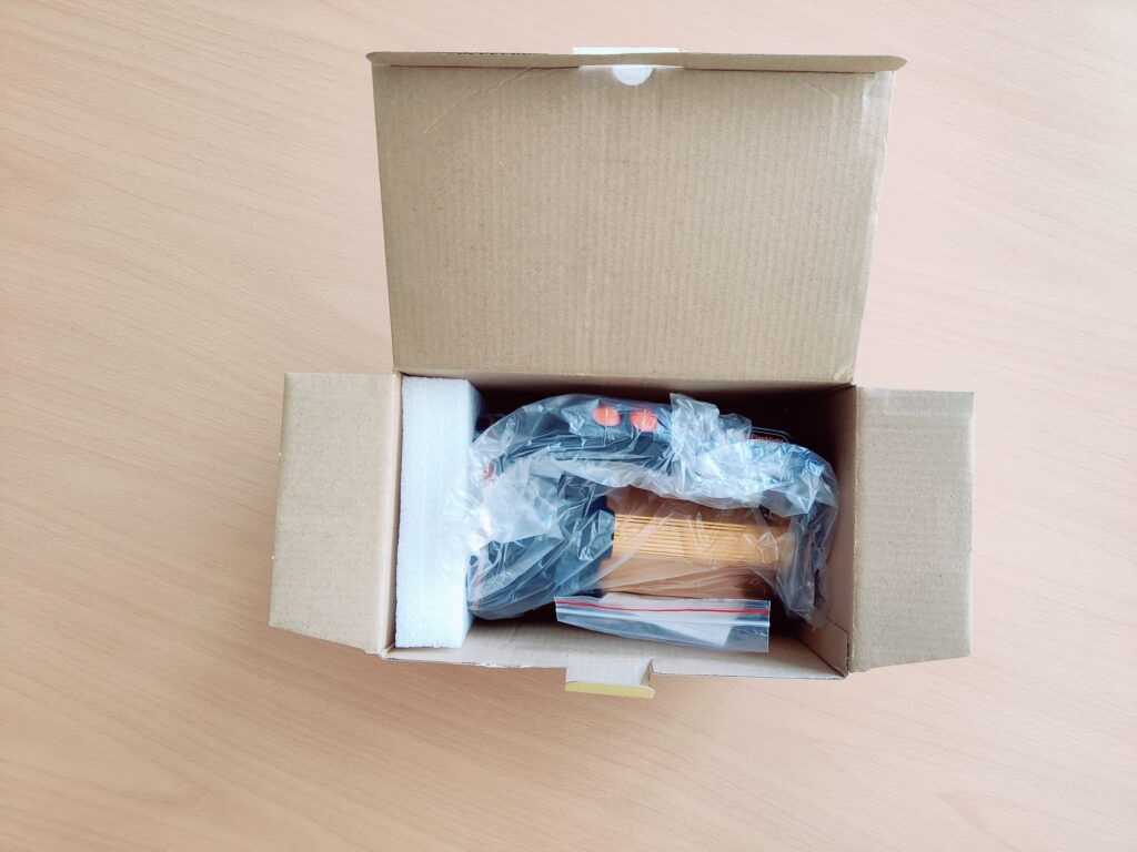 MAYTHANK F04 Taschenlampe Verpackung offen