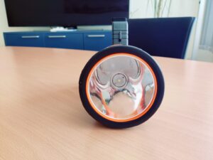 MAYTHANK F04 Taschenlampe von vorne