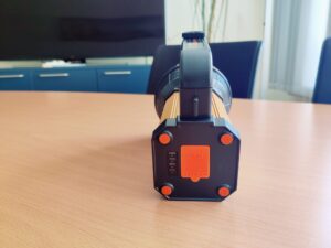 MAYTHANK F04 Taschenlampe von hinten