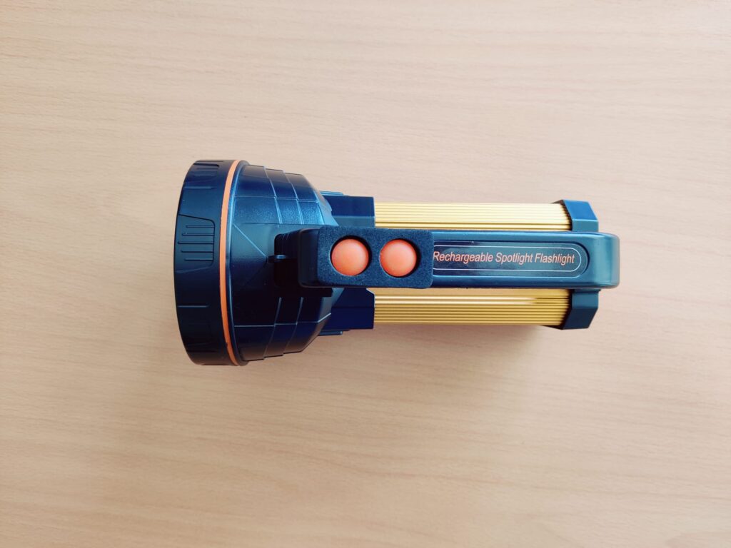 MAYTHANK F04 Taschenlampe von oben