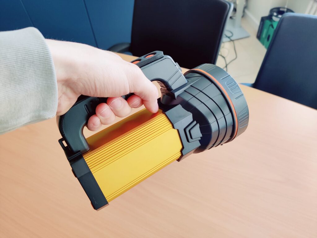 MAYTHANK F04 Taschenlampe Handgriff