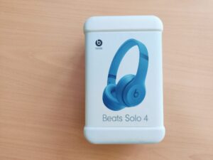 Beats Solo 4 Bluetooth-Kopfhörer Verpackung
