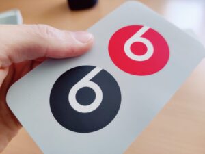 Beats Solo 4 Bluetooth-Kopfhörer Beats-Sticker