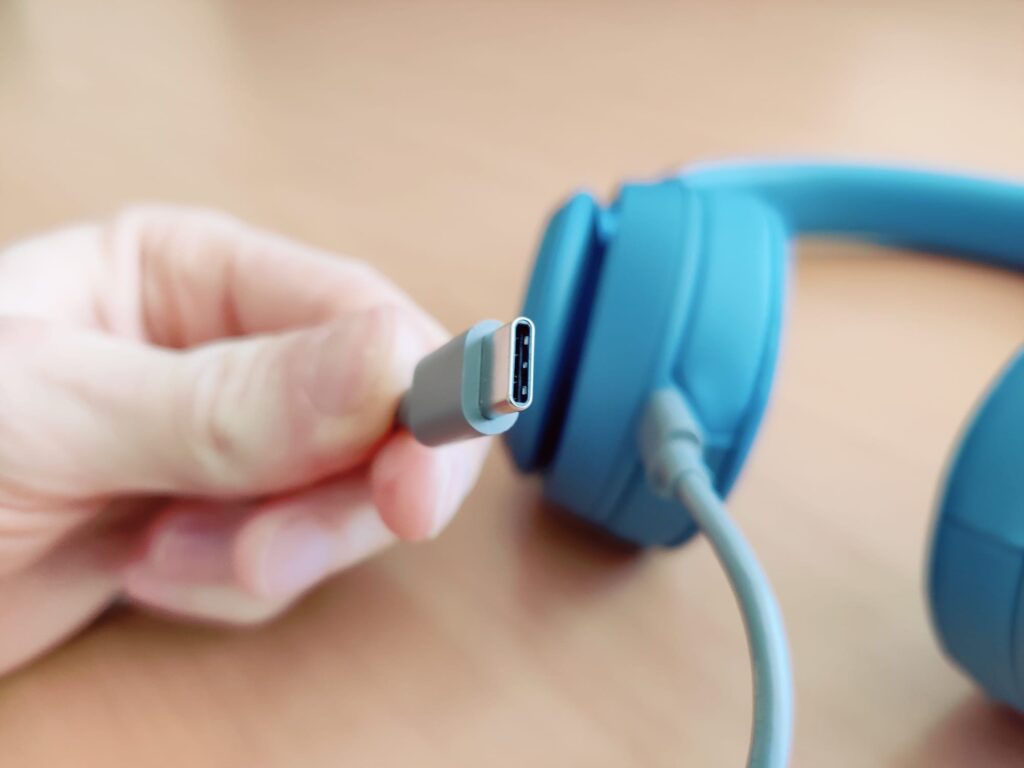 Beats Solo 4 Bluetooth-Kopfhörer USB-C-Ladekabel