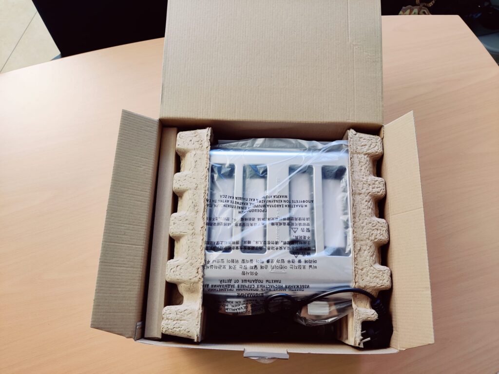 Steinborg SB-2080 Toaster Verpackung offen