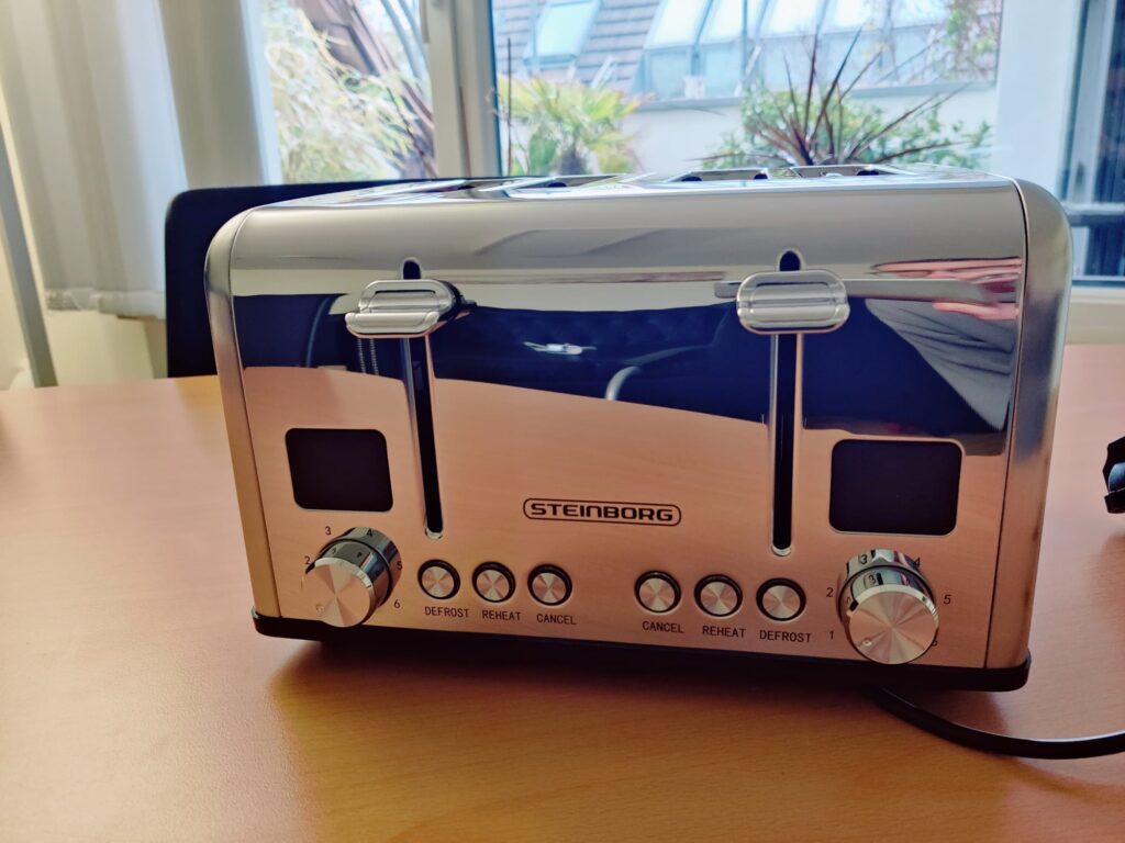 Steinborg SB-2080 Toaster von vorne