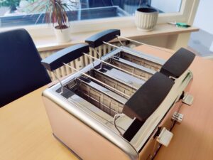 Steinborg SB-2080 Toaster Brötchenaufsätze montiert