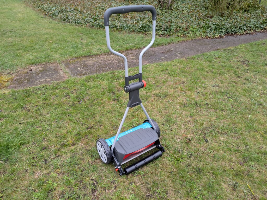 Gardena Comfort 400 C Spindelmäher mit stehenden Holm von hinten